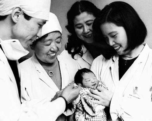 昆明生殖代孕,试管婴儿二超检查卵巢增大什么意思_尿酸高会影响生男生女吗